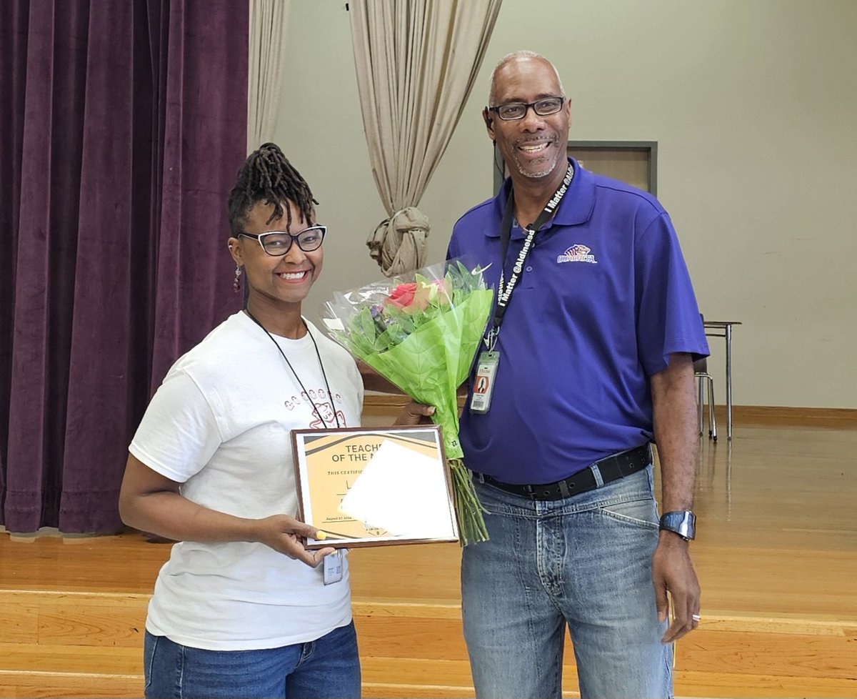 Ike9_AISD's tweet image. Congratulations to our Teacher of the Month, the fabulous Larina Lett!
She is truly making our math department SOAR! #swoopswoop