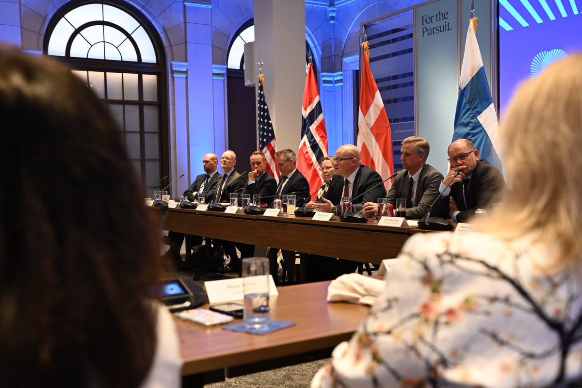 The last four years have been historic for 🇫🇮🇺🇸 relations. NATO membership, U.S. becoming our #1 export market, DCA, ICE Pact, and much more.

It has been a privilege to be a part of this with great partners and colleagues. Now passing on the torch to Amb. Leena-Kaisa Mikkola!