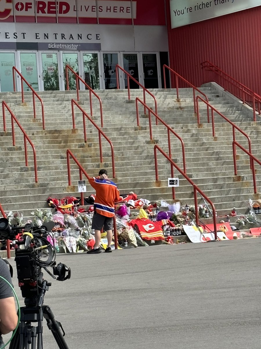 James π₯ (@jamesjohnsonyyc) on Twitter photo You can hear a pin drop outside the Saddledome right now. Hundreds of Calgarians gather in silence. 
I wanted to share this photo. No matter what team you cheer for, this is a tragic day. You can hear a pin drop outside the Saddledome right now. Hundreds of Calgarians gather in silence. 
I wanted to share this photo. No matter what team you cheer for, this is a tragic day.
