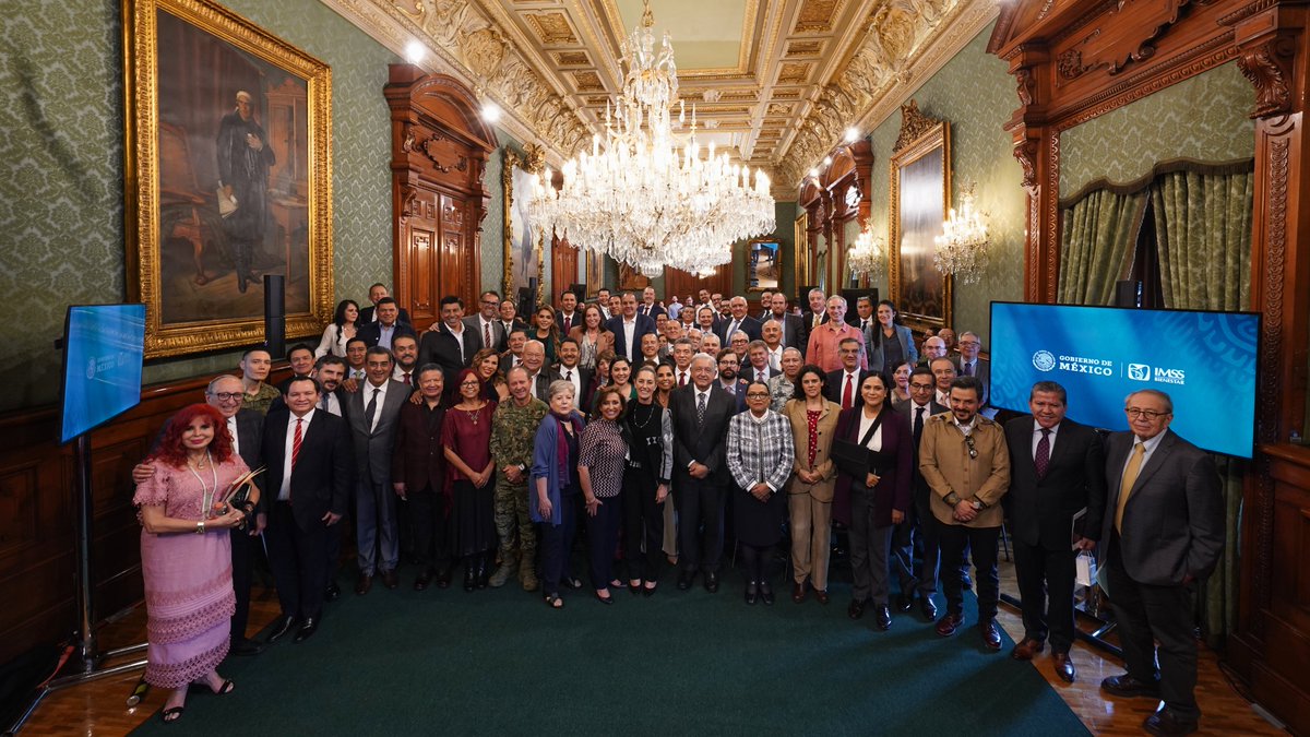 En el Salón Embajadores de Palacio Nacional, con la presidenta electa, Claudia Sheinbaum Pardo y las gobernadoras y gobernadores, evaluamos el avance del programa de salud IMSS Bienestar.