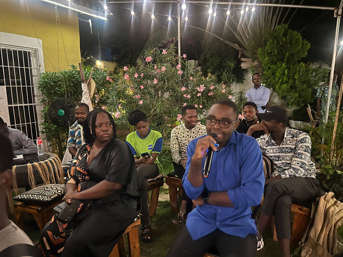 EugeneDeguenon's tweet image. Les jeunes rêvent d&apos;un Bénin où chaque jeune vit son plein potentiel ! Où il fait bon vivre, où chaque jeune arrive à subvenir à ses besoins.

#72hduBlog
#AfterworksCitoyens
#BlogueursduBenin