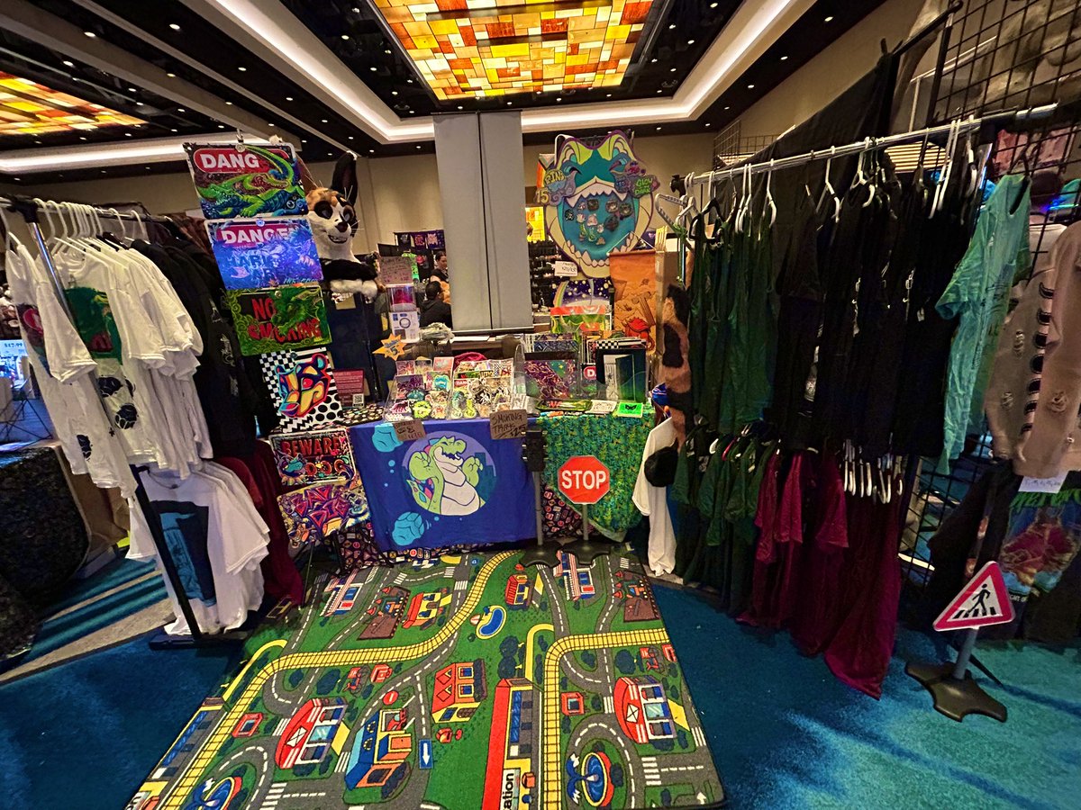 GummyKaiju's tweet image. We’re here at Megaplex! 
D02 
Got @slycanine featured here, come check it out 👀 🤙