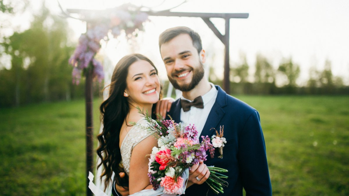 💍 Stretch your wedding budget without compromising your vision! 65 quick tips to help you create the wedding of your dreams: marthastewart.com/7922551/65-way…