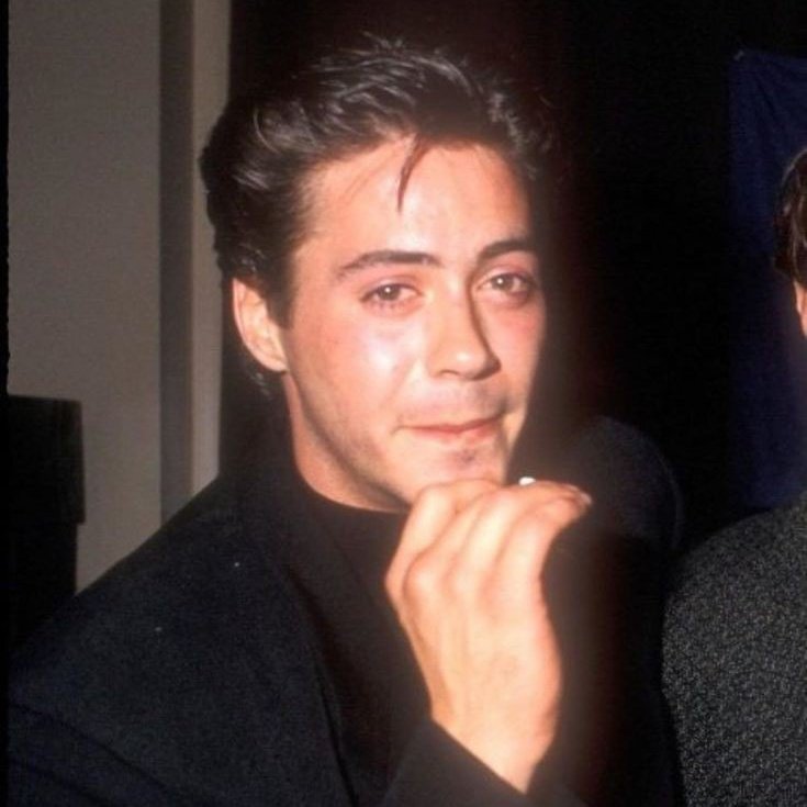 вас приветствует самый привлекательный парень этого мира. 

меня зовут Тони Старк, думаю, вы обо мне точно слышали. я сын Говарда Старка и с недавних пор владелец компании Stark industries, будем знакомы.