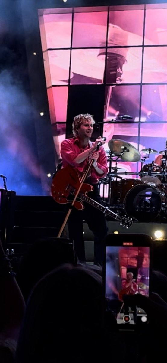 promises_lrh's tweet photo. one year since 5sos indy 🥲 https://t.co/5HnR8XbTx9