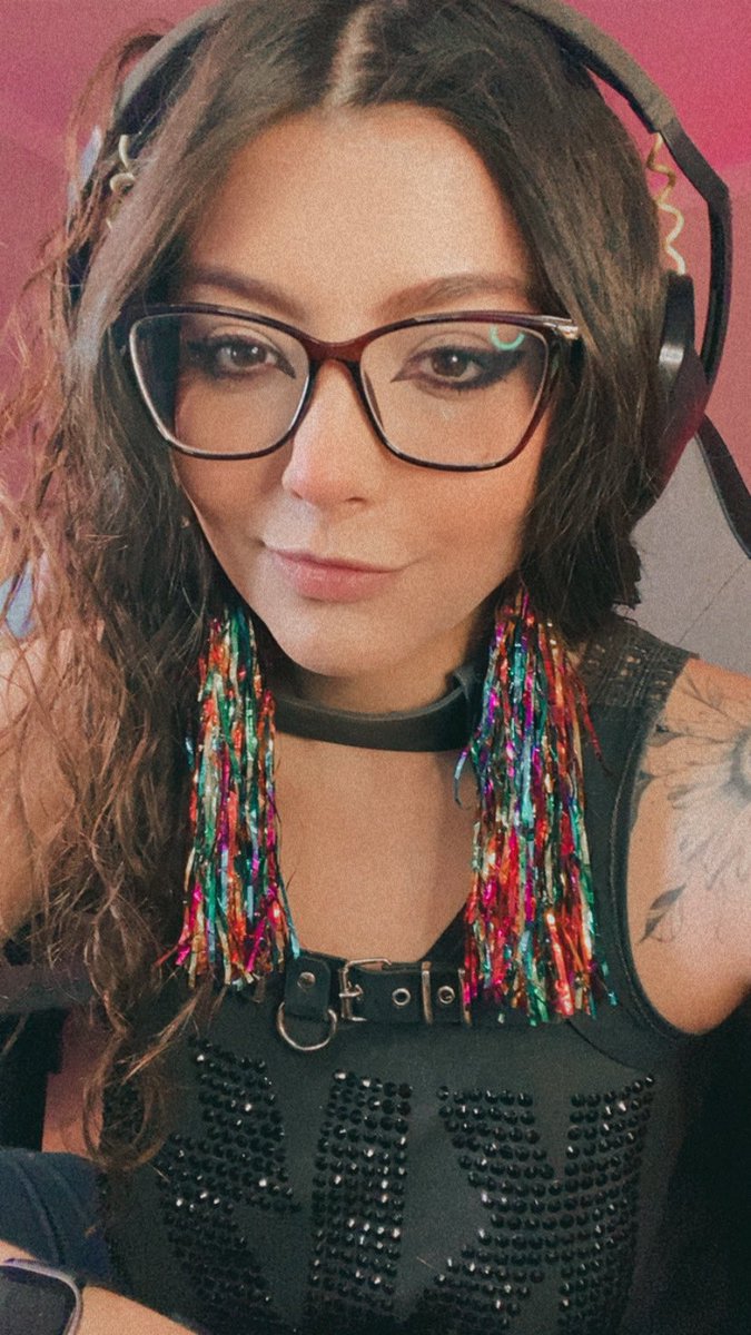 Friday stream is starting and we are DBDing with chat and the new Daddy Dracula 🔥 
Join the Chaos? #streaming #twitch