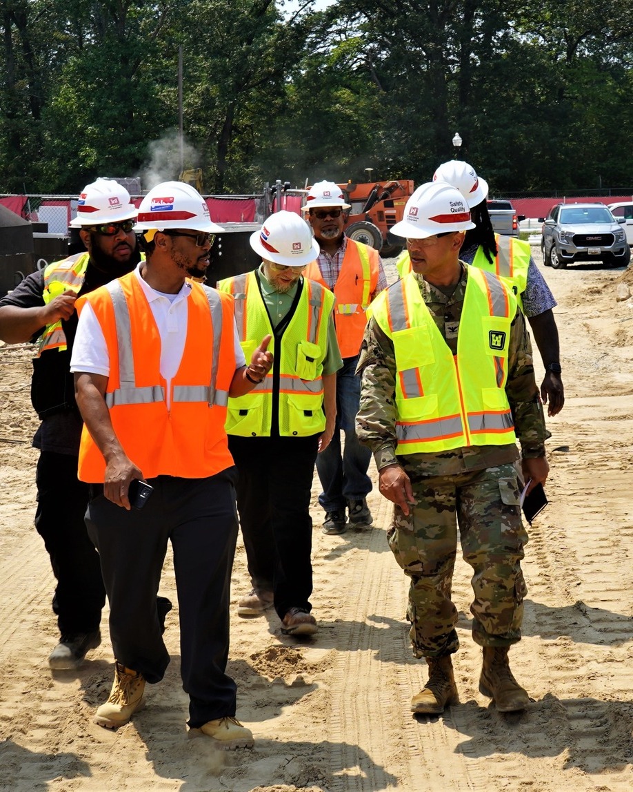 USACEHQ's tweet photo. .@USACEBaltimore Cmdr Col. Francis Pera recently conducted a site visit of @FtMeadeMD projects   including construction of Unaccompanied Enlisted Personnel Housing. Completion is first phase of long-term barracks solution vital for this installation's growing mission. #MILCON https://t.co/0vubG2YUDl