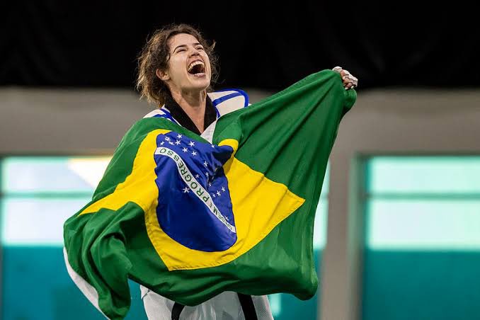 sisiesportes's tweet photo. ANA MOURA É MEDALHA DE OURO NO TAEKWONDO!!!!

A brasileira amassou e com 13x7 ela bateu a francesa!!!!!

ANA VOCÊ É GIGANTE ❤️❤️❤️❤️❤️ https://t.co/Uxz2nuHt1x