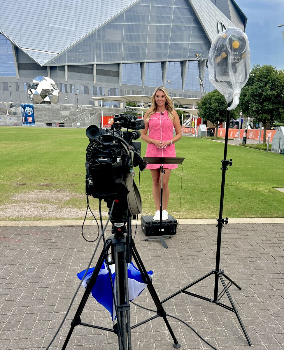 Amy Zimmer tweet media