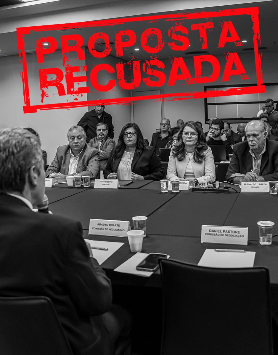 bancariosergipe's tweet photo. 📣 Após longa pausa, bancos apresentam proposta, desta vez sem dividir a categoria por faixas, porém com aumento real de apenas 0,23% para 2024; 0,30% para 2025 e sem aumento real para as demais verbas, como vales e PLR. 

🟢 Negociação está em pausa e Comando segue reunido. https://t.co/524xxM9qDl