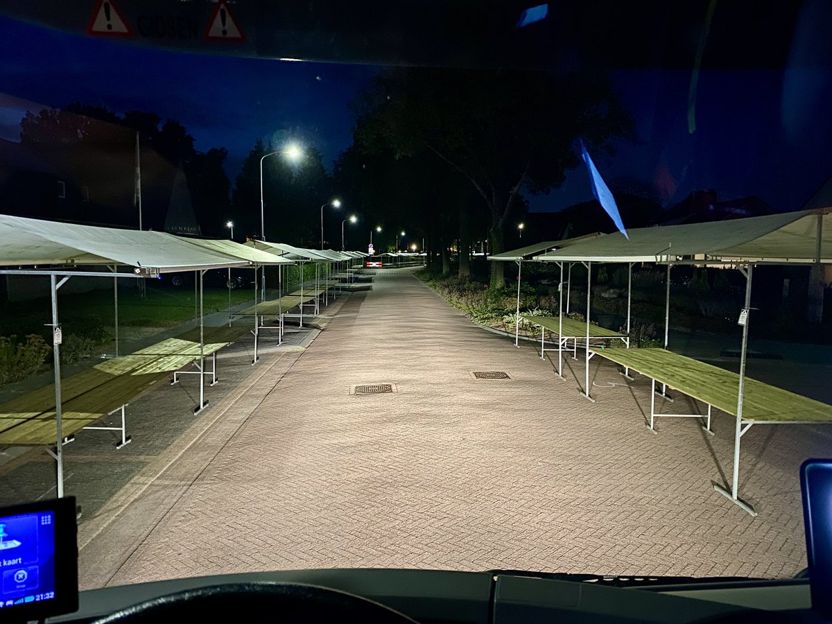 Op zaterdag 31 augustus verandert de hele binnenstad van Hattem in één grote rommelmarkt.

Mocht er morgen onverwachts toch een incident plaatsvinden, dan rekenen we op jullie medewerking om snel een doorgang te creëren.

We wensen iedereen een fijne en gezellige dag toe! #Hattem