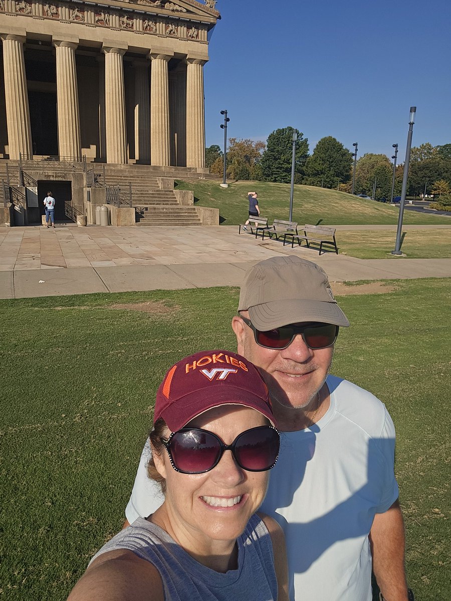 1992Hokie's tweet image. Great Friday in #Nashville! Early walk with my Spokie, bar-hopping this afternoon at #JBJs and @OleRed, saw tons of #Hokies, and now getting ready to head to #NashBash! Hope I see you there!