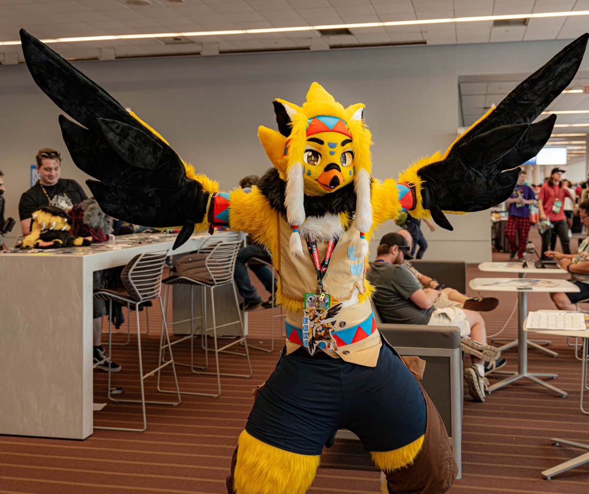 \o/

#FursuitFriday 

📸 @/BaldricSheep