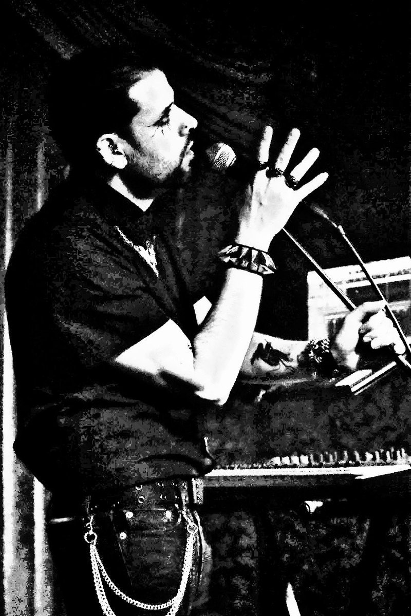 CryingCastlez's tweet image. Shots from the other night! Thank you to all who came out! 🖤🫶🖤