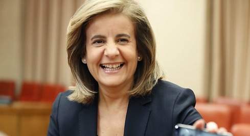 Incarlopsa es el proveedor de la carne de Mercadona con una facturación de más de 1.000M€. Su asesora es Fátima Báñez del PP y se está haciendo de oro con la subida de precios. Mientras, los medios de comunicación hacen publicidad sobre ligar en Mercadona.