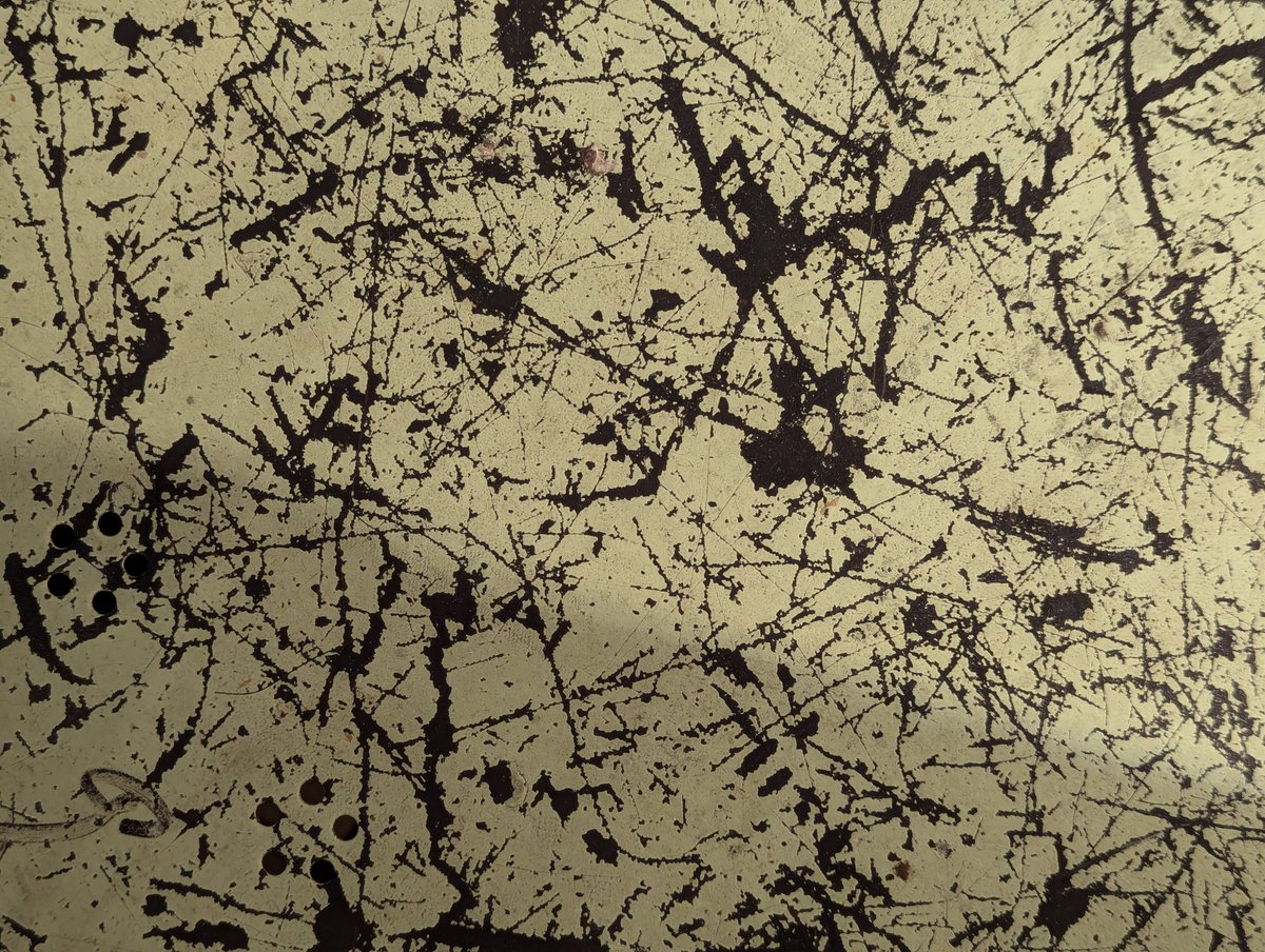 _zalkap_'s tweet image. Jackson Pollock table @ #Yorckschlösschen #Kreuzberg #Berlin