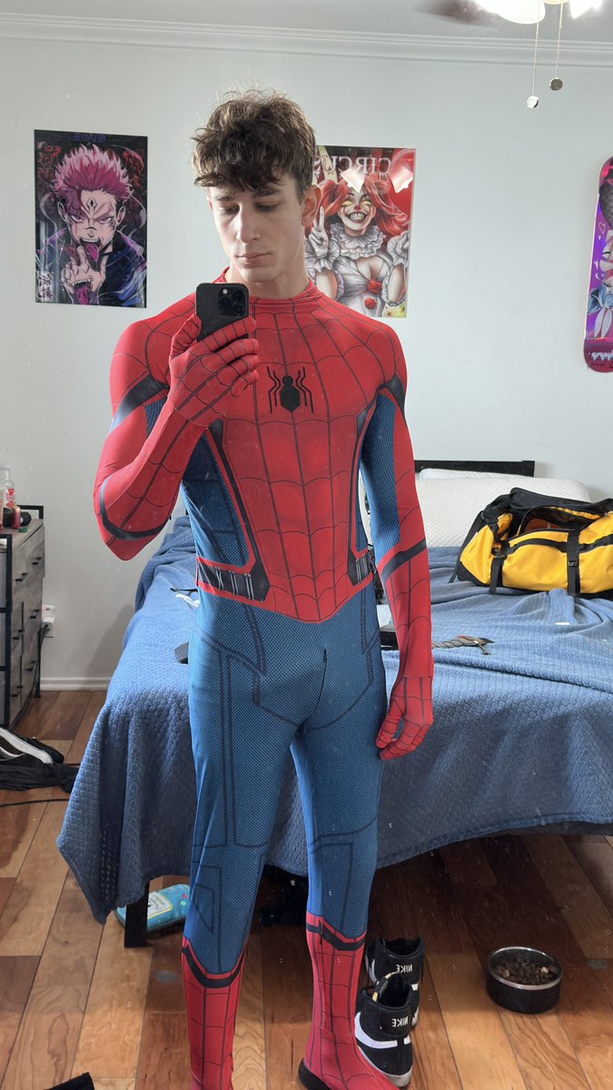 xParkerAmbrose's tweet photo. Ignore my dirty room but I guess it looks good enough for content 🤔 https://t.co/8UspLFLDgP