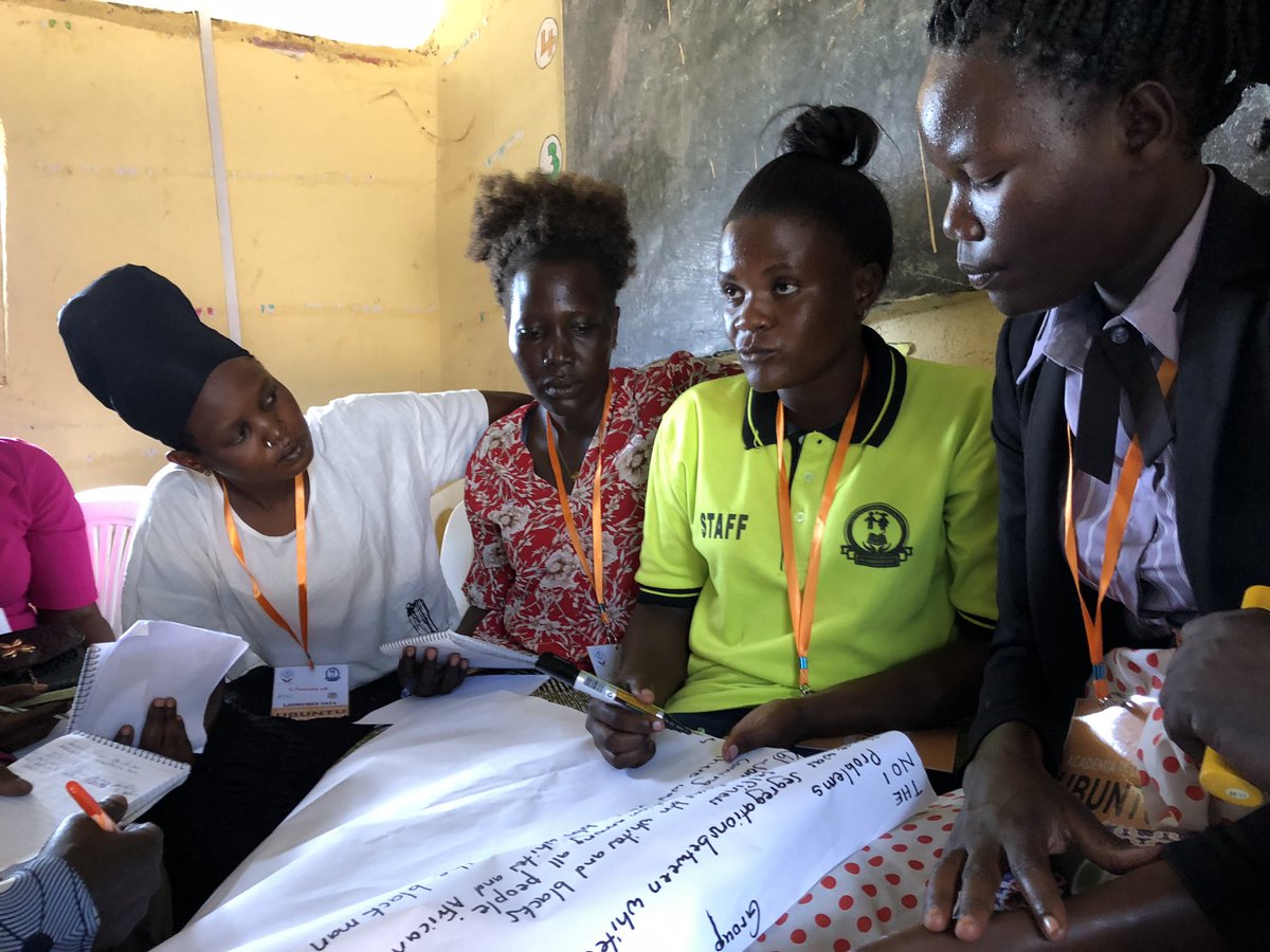 Ubuntu Community School tweet media