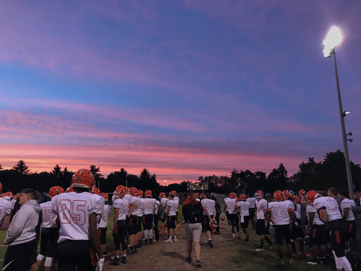 This #SSATforlife is really missing #FridayNightLights right now. <a href="/NATA_SSATC/">NATA SSATC</a> tell me all about your games tonight, so I can live vicariously. Who has the worst week 1 injury? Whose players forgot something back home? Who’s got rockstar student aides? Who saw a sunset like this?