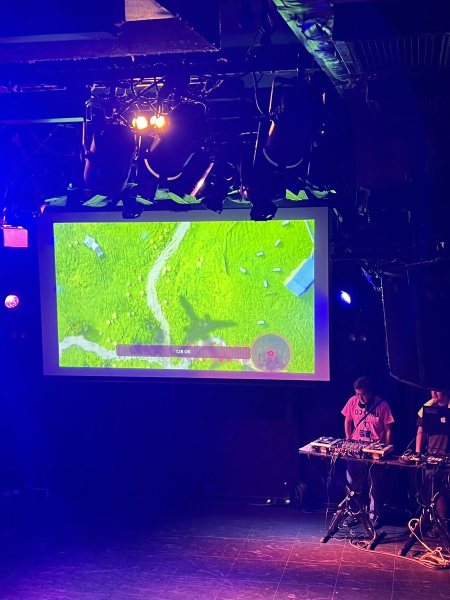 DJ おむさんのプレイが始まってます！！

Perfumeのその曲来るか...って曲が流れてます！www

#恋雲☁(仮)