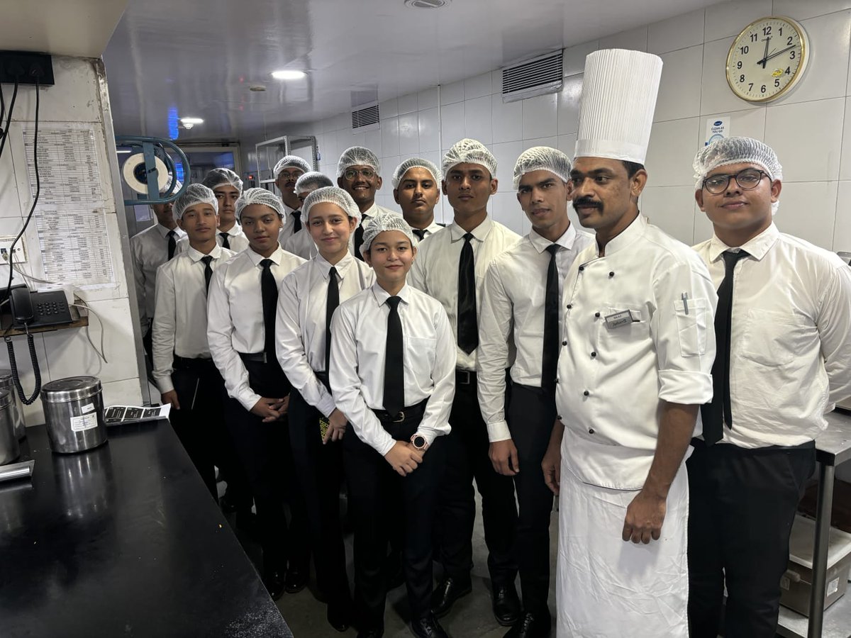 Aihmct1's tweet photo. Students of the 29th course, accompanied by Asst. Prof. Sayantani Karar, had an enriching visit to Radisson Blu Atria, Bangalore. A day filled with industry insights and inspiration! 🌟 #HospitalityLearning #RadissonBluAtria @NorthernComd_IA @SWComd_IA @RadissonHotels https://t.co/Dcu7jrWYxR