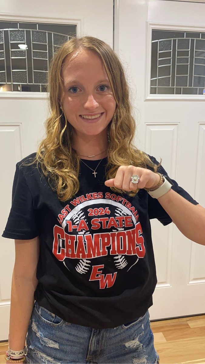 hatley2024's tweet photo. We got our STATE CHAMPION RINGS tonight!! Forever grateful for this opportunity and accomplishment with this amazing group of girls. @LMC_Softball @Jbum42 https://t.co/ElLe29cH5P