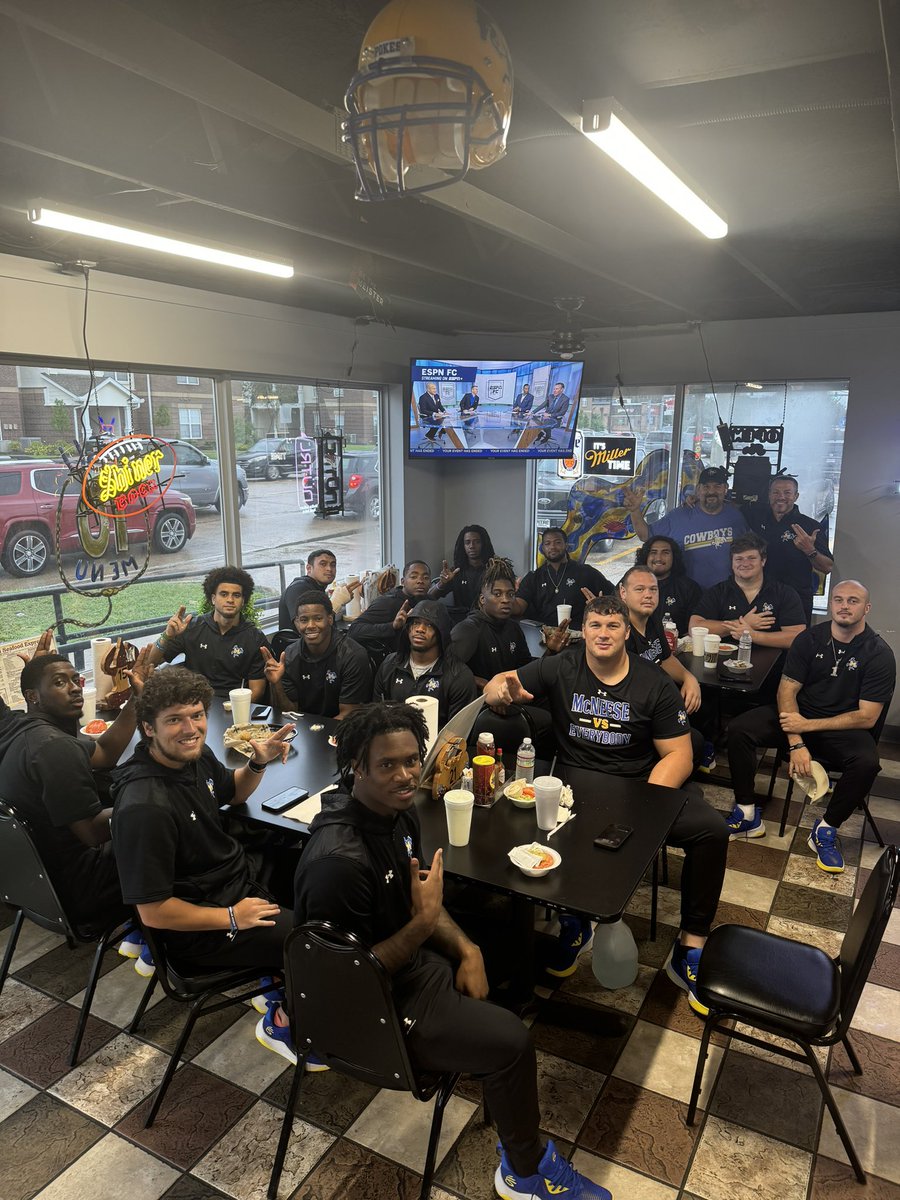 McNeeseFB's tweet photo. Cowboys in the community!

Every home Friday for dinner, our Cowboys eat at 6 different locations to give back to the community. 

#GeauxPokes | #WeDat https://t.co/BnaKIwjn3d