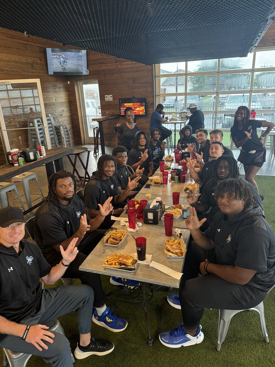 Come out where the Cowboys eat!

Mr. Bill’s
Nina P’s
Big Daddy’s
Seafood Palace
Walk on’s
Fat Pat’s 

#GeauxPokes | #WeDat