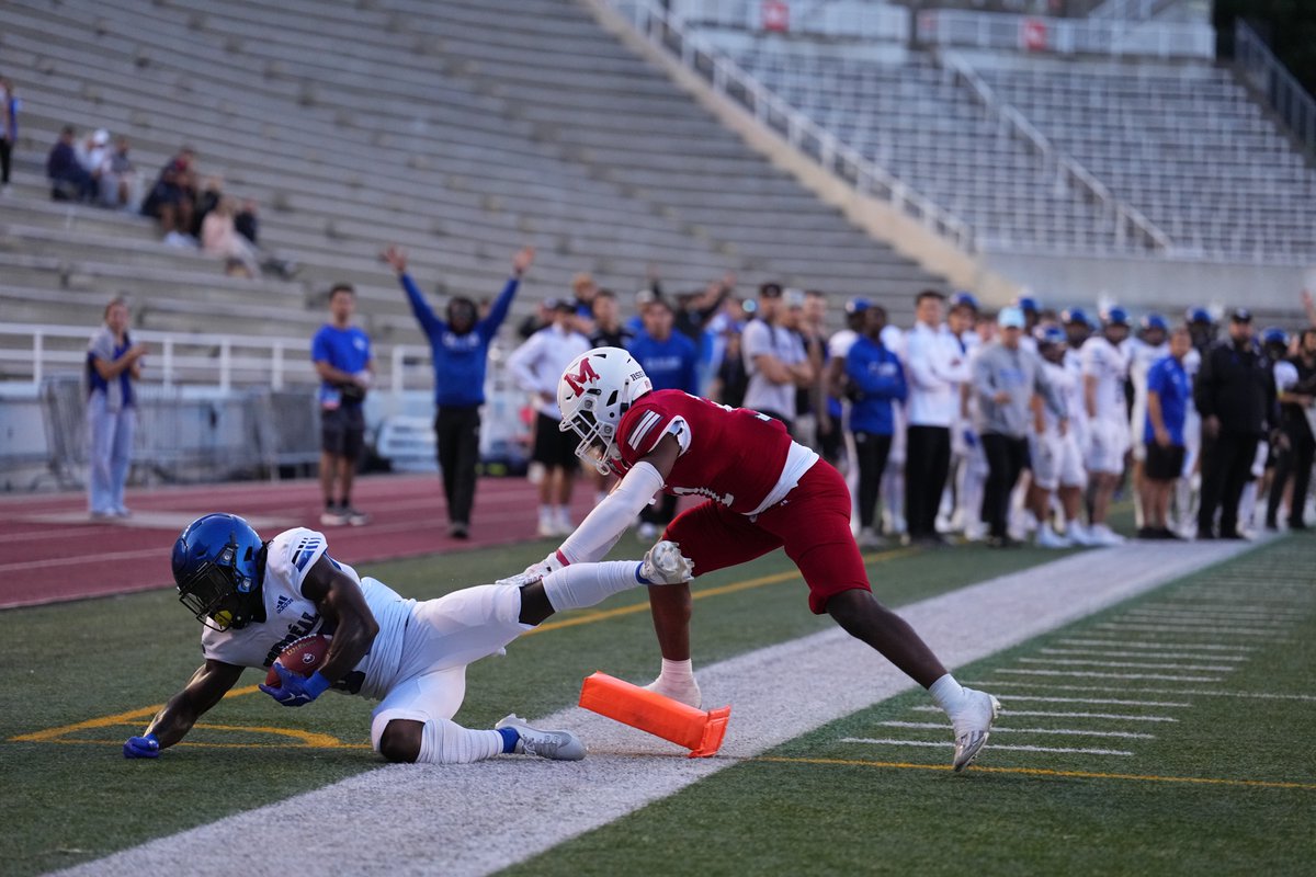 Carabins's tweet photo. Passe de six verges de Sénécal à Halafu pour le touché 🔥
🔵 7 | 🔴 0 
1er quart https://t.co/JisJmHZ6g1