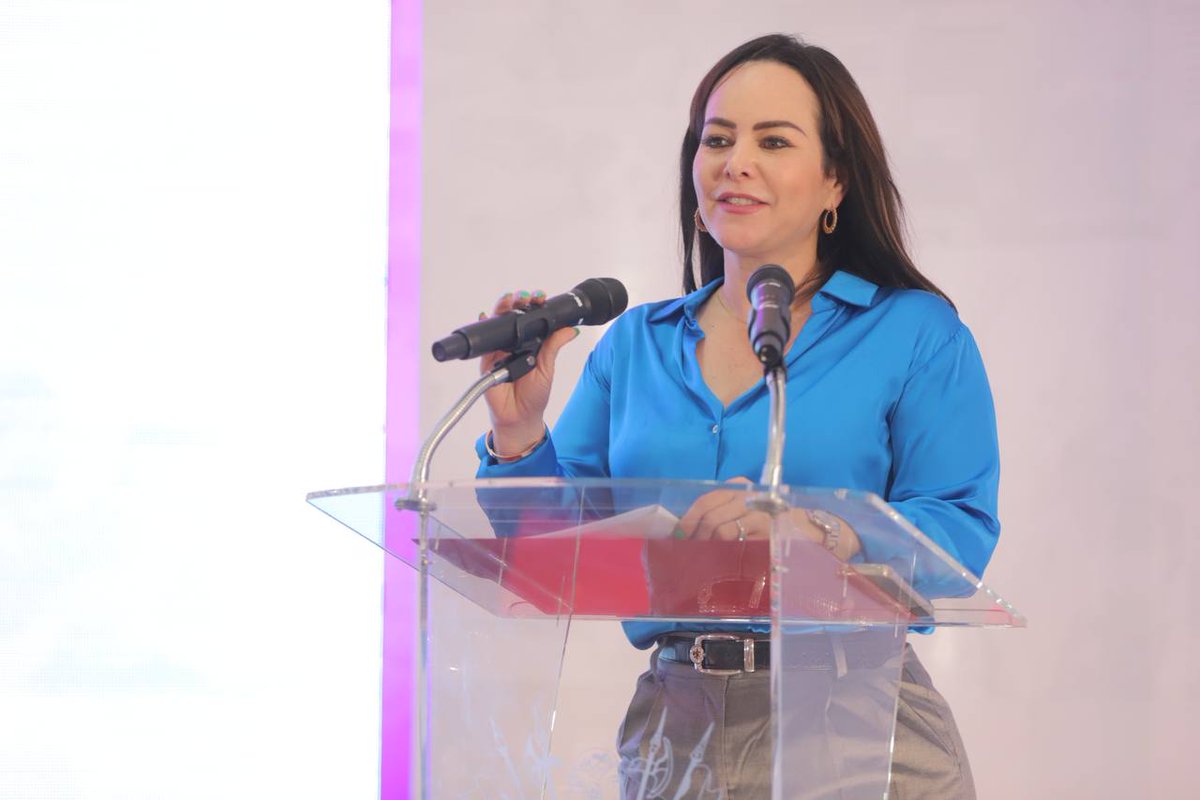 RedNoreste1's tweet photo. #Tamaulipas | #NuevoLaredo CUMPLE GOBIERNO MUNICIPAL CON PAGO DE  BECAS UNE 2024 Y APOYO PARA MAESTROS.
https://t.co/y3I5HYzFIN https://t.co/scmhQuXqxU