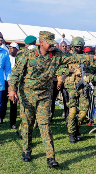 DamsonCKivumba's tweet photo. Earlier today, our next president Gen @mkainerugaba was welcomed with a mammoth crowd at Siwa playground,  Tororo, for thanksgiving of Hon Oboth Oboth. 

Long live Gen MK
Long live Uganda https://t.co/EgPJ7zEop9