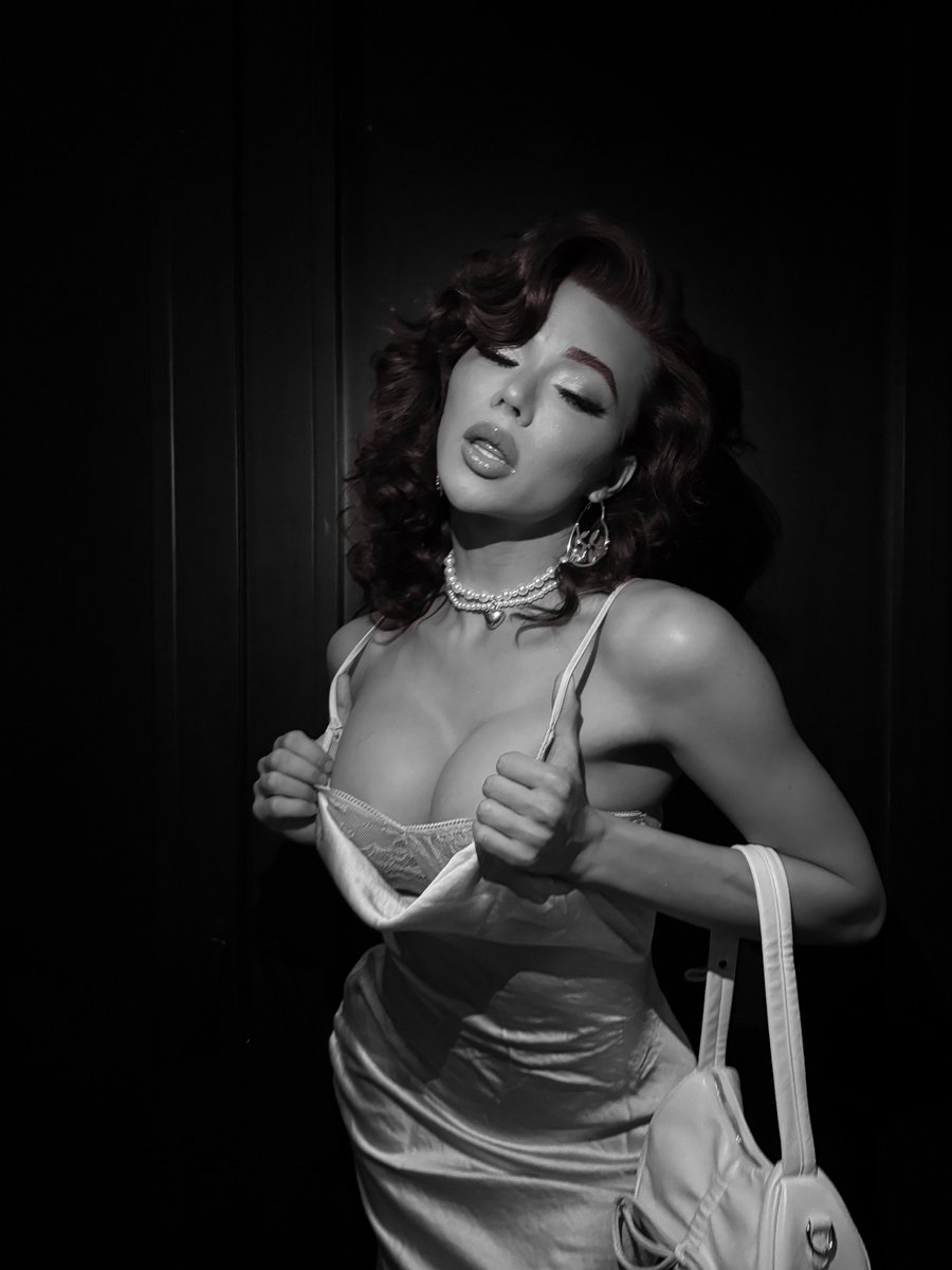 Oh1tsEmmaRose's tweet photo. Bombshell 💕 https://t.co/eE3HSlF0D9