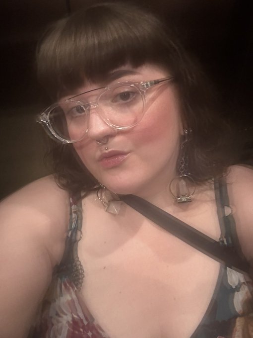 Just being a whore out in these streets, don&rsquo;t mind me 🥰 https://t.co/XTaqtAuz3x