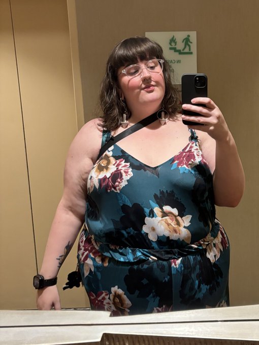 Just being a whore out in these streets, don&rsquo;t mind me 🥰 https://t.co/XTaqtAuz3x