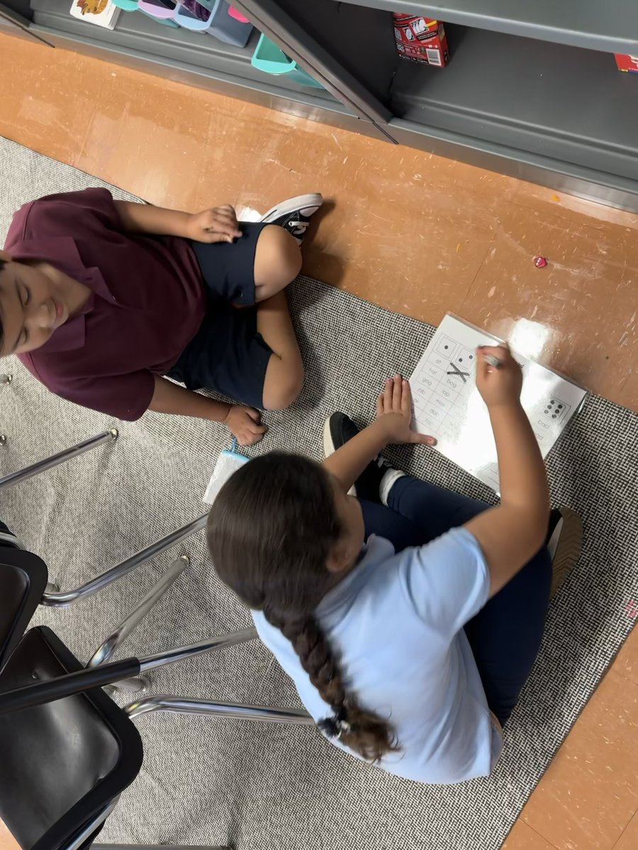 TBK8Townsend's tweet image. UFLI 🎲Roll and Read Games!📚Even our class stuffy Mr. Sloth 🦥 got to play!