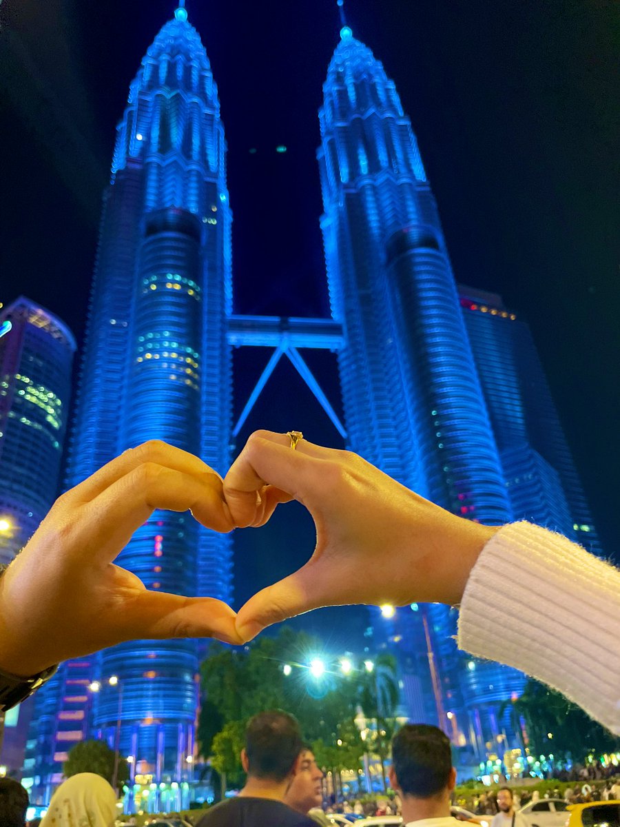 MummyShimaru's tweet photo. Semalam celebrate birthday dekat klcc tengok bunga api. Wee thankyou husb kesayangan โค๏ธ
Selamat Hari Merdeka yg ke-67 ๐ฒ๐พโจ
Happy birthday to me ๐โจ
#SelamatHariKebangsaan #Merdeka67 #AnakMerdeka #AnakMalaysia https://t.co/vOpuytyN2R