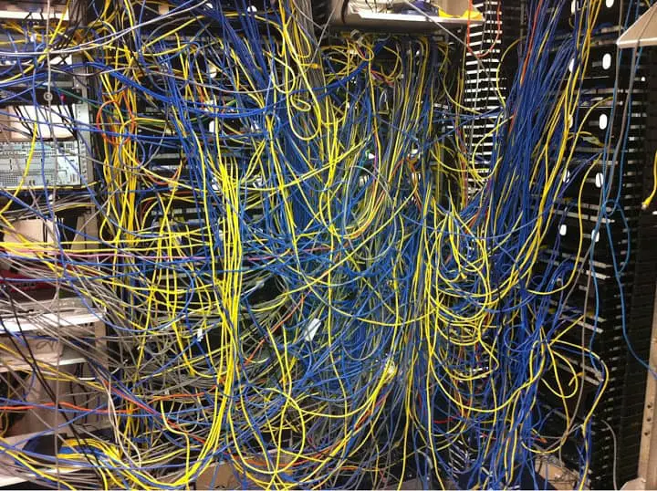 flaviofachel's tweet photo. Operadoras neste momento: procurando o fio do Twixter pra desconectar do servidor... https://t.co/oB0uJCkwt6