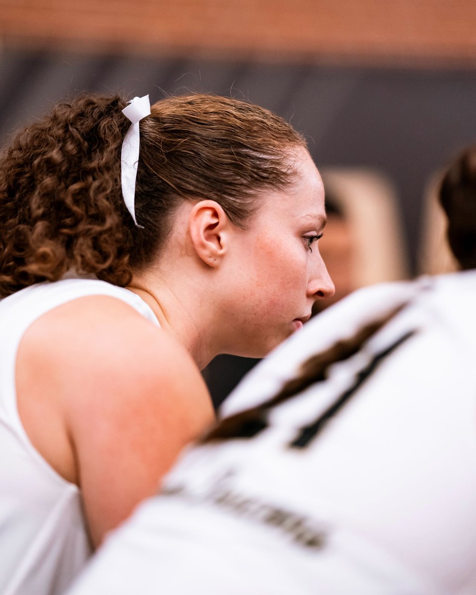 OLIVIA. MURPHY.

Kill after kill after kill 🤐
Deacs lead 23-21 in Set 3