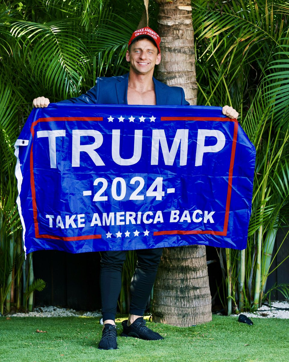 vitalyzdtv's tweet image. Back in 2016 I used to be a Never Trumper. 

Honestly I didn’t know why. 

I even streaked the NBA finals with “Trump sucks” written across my chest. 

Living in LA had me brainwashed believing he was a racist. 

Now, I fully endorse Trump to be the next President of the United…