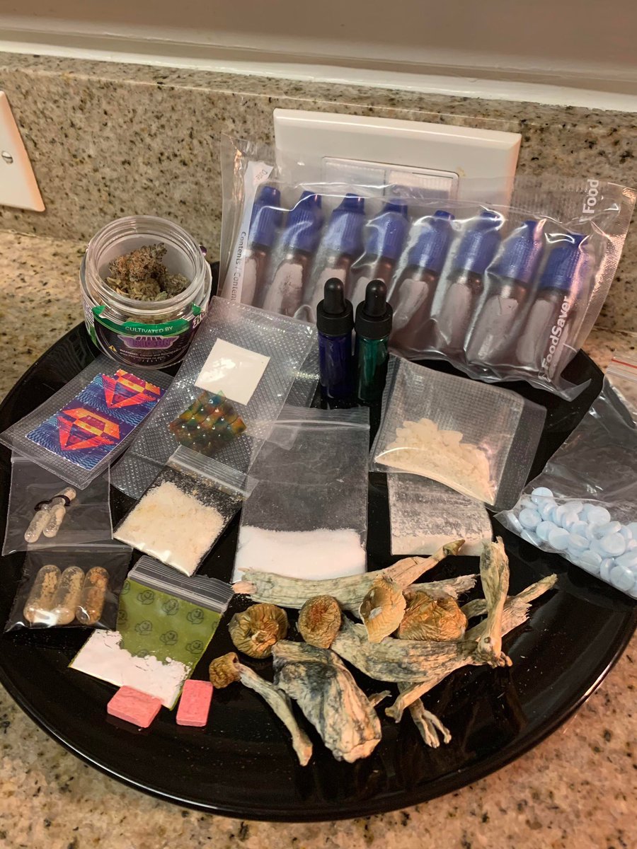 d 🔜 FK tweet media