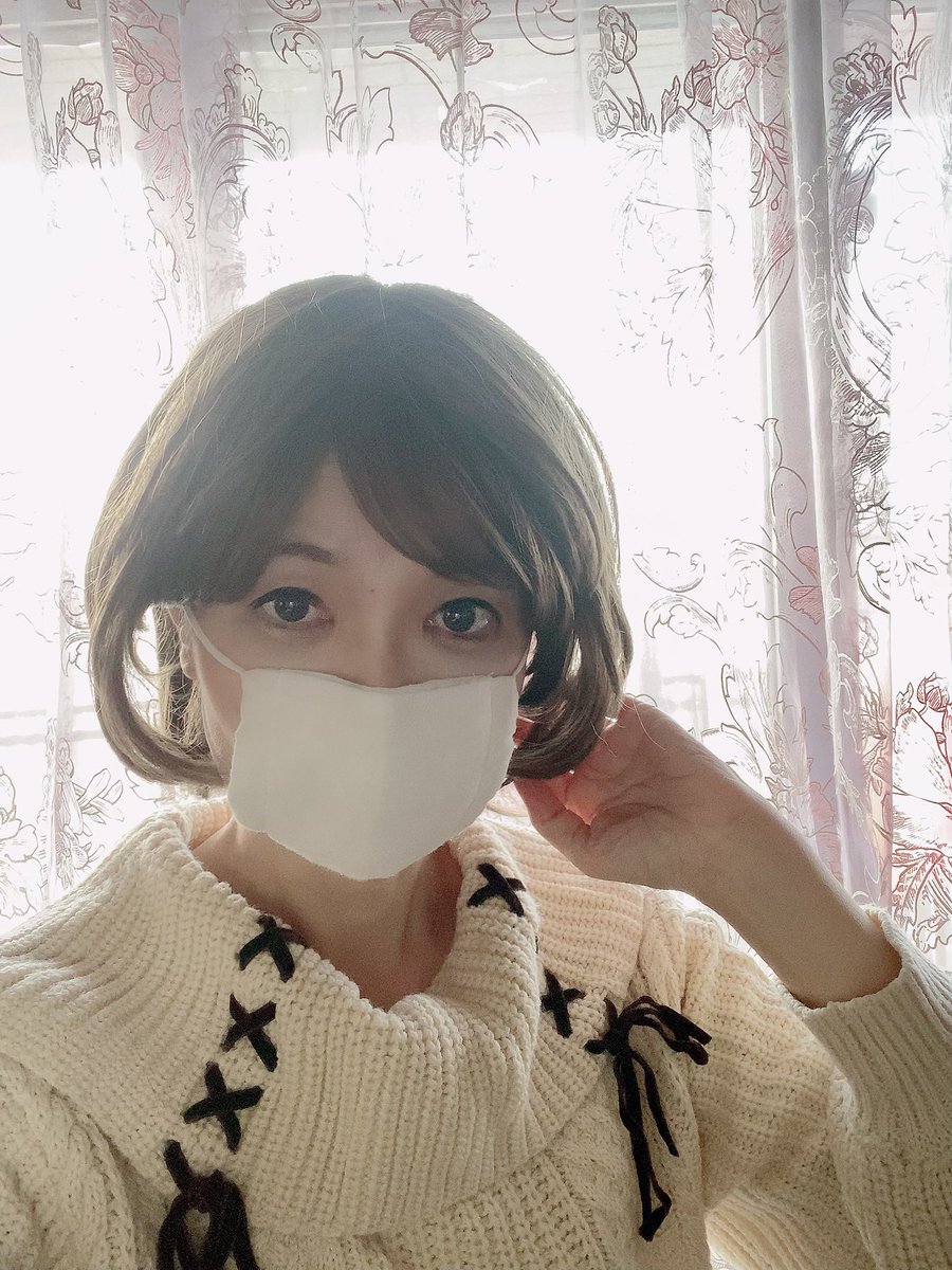 「#アベノマスク私も肌触り良いのでずっと愛用しています。画像②は届いた時、左はそれ」|さちみりほ@エリザベス配信中のイラスト