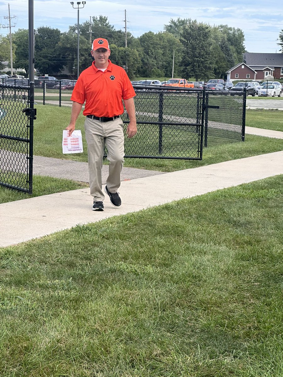 BHS Super Fans tweet media