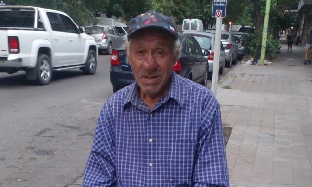 ULTIMO MOMENTO - Apareció el cuerpo sin vida de Victoriano Curiche, el jubilado de 77 años desaparecido desde el martes. El cuerpo llevaba dos días en la ruta 3 y Pedro Pico. Habría fallecido por hipotermia. Trabaja personal de Policía Científica.