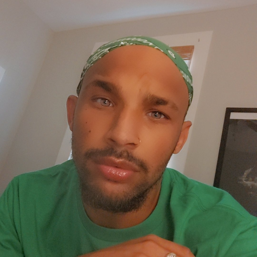MostHa8ted's tweet photo. I get loud just like my weed , ion watch my tone with niggas 💚 https://t.co/B7J9YCrdir