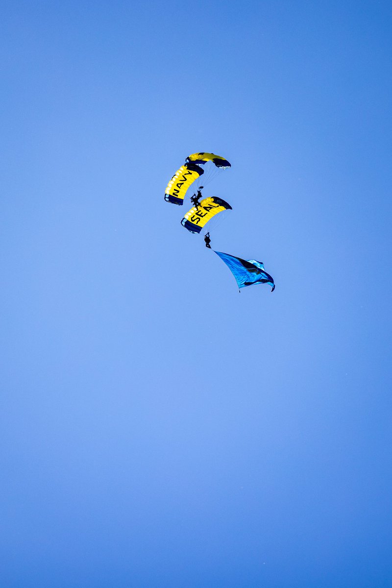 Department of Defense 🇺🇸 (@deptofdefense) on Twitter photo Skies the limit! 🪂
The <a href="/NavyLeapFrogs/">Leap Frogs / Navy Parachute Team</a> show off their aerial skills during the #PacificAirshowGoldCoast. This event highlights the close military ties between the United States and Australia, fostering interoperability and cooperation between our armed forces. Skies the limit! 🪂
The <a href="/NavyLeapFrogs/">Leap Frogs / Navy Parachute Team</a> show off their aerial skills during the #PacificAirshowGoldCoast. This event highlights the close military ties between the United States and Australia, fostering interoperability and cooperation between our armed forces.