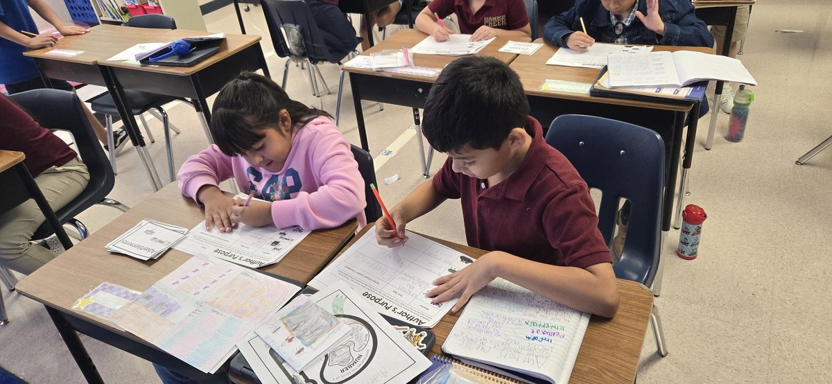 ASantana_JHS's tweet photo. Hawks collaborate with their shoulder partner to categorize their sorting cards by the authors purpose ππβοΈπ
#HawkPrideSISD #TeamSISD https://t.co/ja5enEbblk
