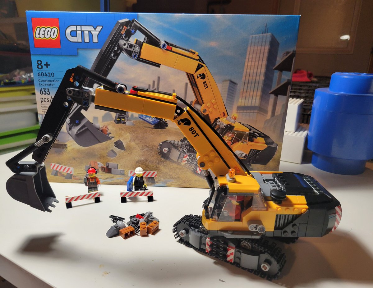 alt_world's tweet photo. Because I am really a 10 year old with adult money, I played with my Lego and built the rather excellent 60420 Construction Excavator.

This is a stonker of a set 👍 

#Lego #LegoCity #Legoville https://t.co/IcQVI9c8i6