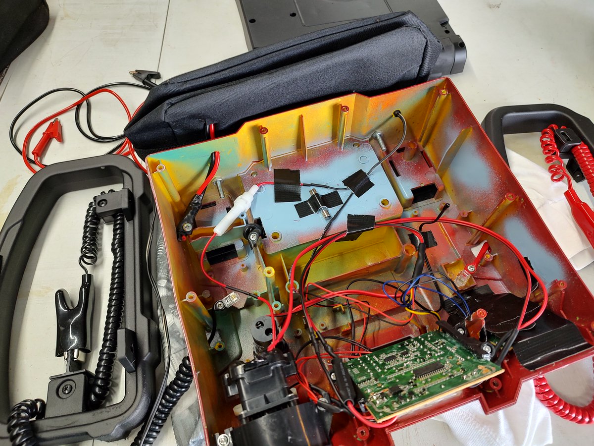 Digital02prod's tweet photo. Now you pull the whole damn thing apart again and bolt the bag on lol. And that should be it. Hopefully. https://t.co/AKWak9OUld