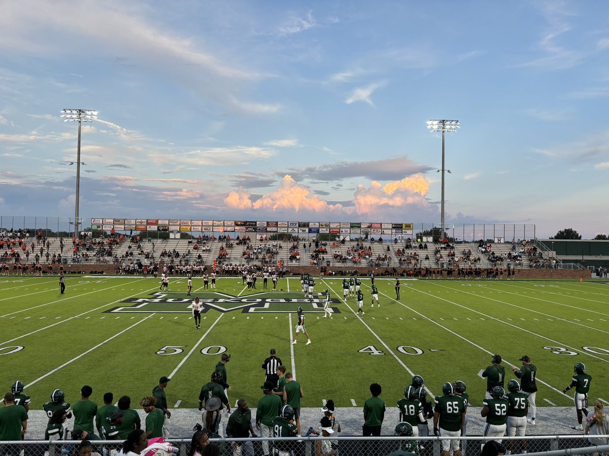 OSAdcock's tweet photo. Friday night in Muskogee, OK! #goroughers https://t.co/IcgrUY9UzE