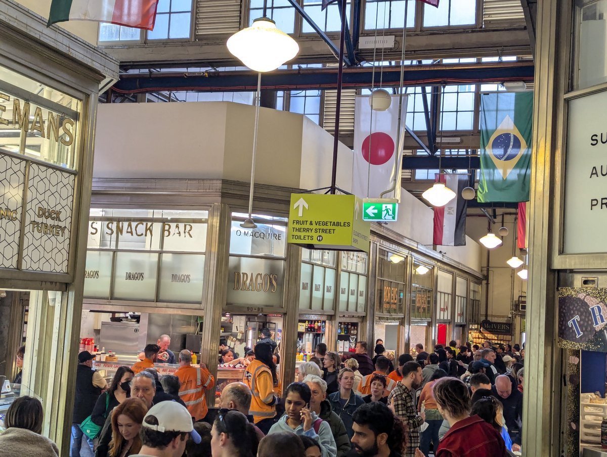 5tephe's tweet photo. Visiting my daughter down in Melbourne, and very much enjoying my visit to the Omphalic Market. #HisMajestytheWorm, #QueenVicMarkets https://t.co/WqXI4MEMWR
